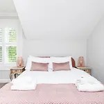 Holiday home 6 Longfield Terrace Elegant, Modern 5 Bed House With Free Parking Pass The Keys