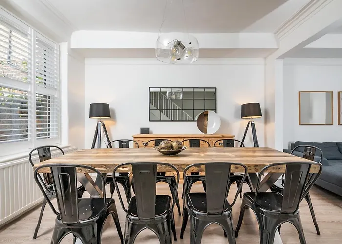 Dom wakacyjny 6 Longfield Terrace Elegant, Modern 5 Bed House With Free Parking Pass The Keys York