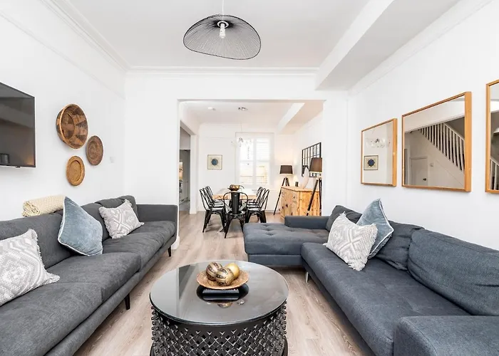 6 Longfield Terrace Elegant, Modern 5 Bed House With Free Parking Pass The Keys Dom wakacyjny *