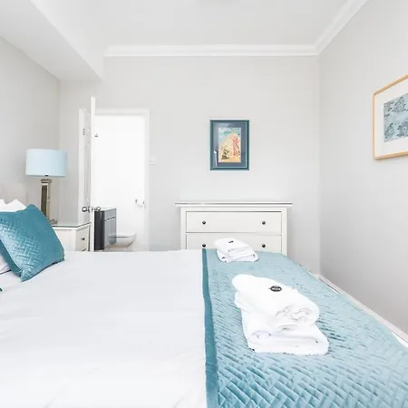 6 Longfield Terrace Elegant, Modern 5 Bed House With Free Parking Pass The Keys