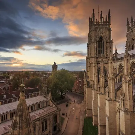 6 Longfield Terrace Elegant, Modern 5 Bed House With Free Parking Pass The Keys يورك