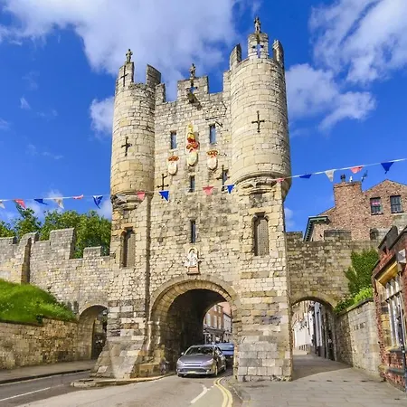 6 Longfield Terrace Elegant, Modern 5 Bed House With Free Parking Pass The Keys